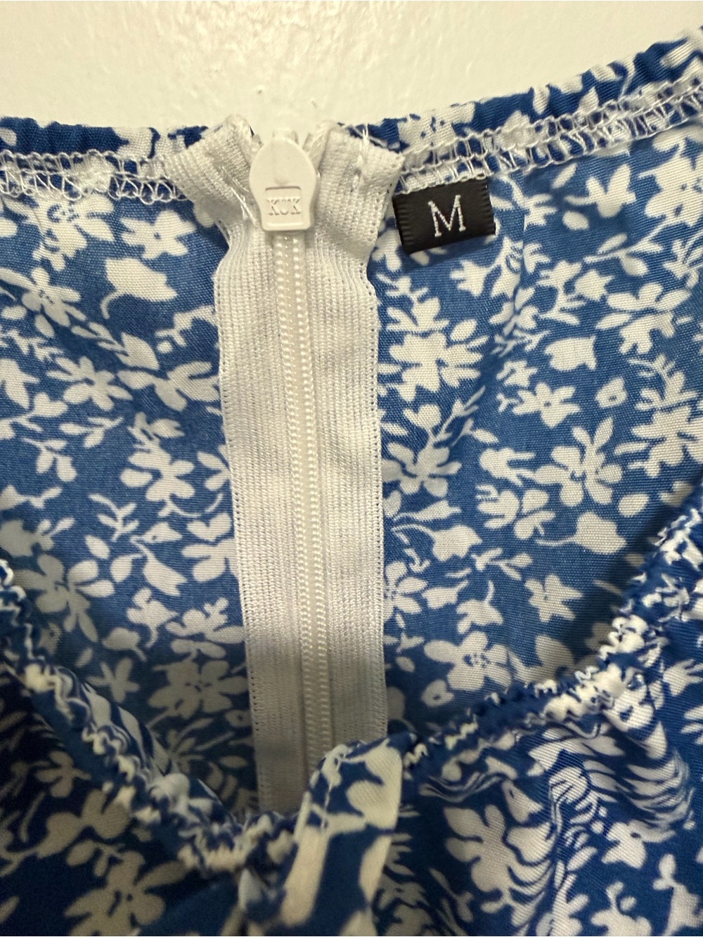 Blue and White Floral Printed Puff Sleeve, Slit Maxi Dress Women’s Medium - Picture 5 of 8